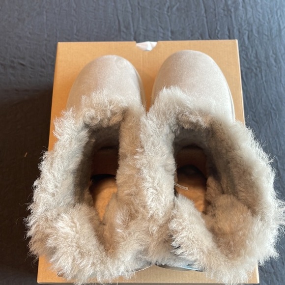UGG Classic Double Bow - Picture 7 of 10